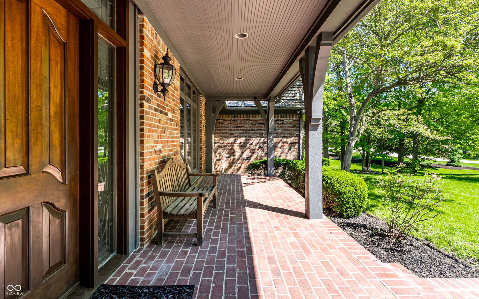 Property Photo: 14300 Oakbrook Court IN 46033