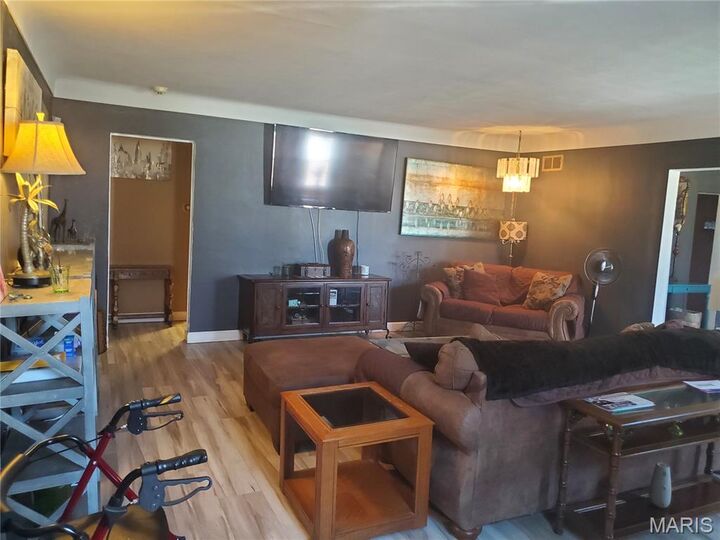 Property Photo:  861 Pershing Street  IL 62203 