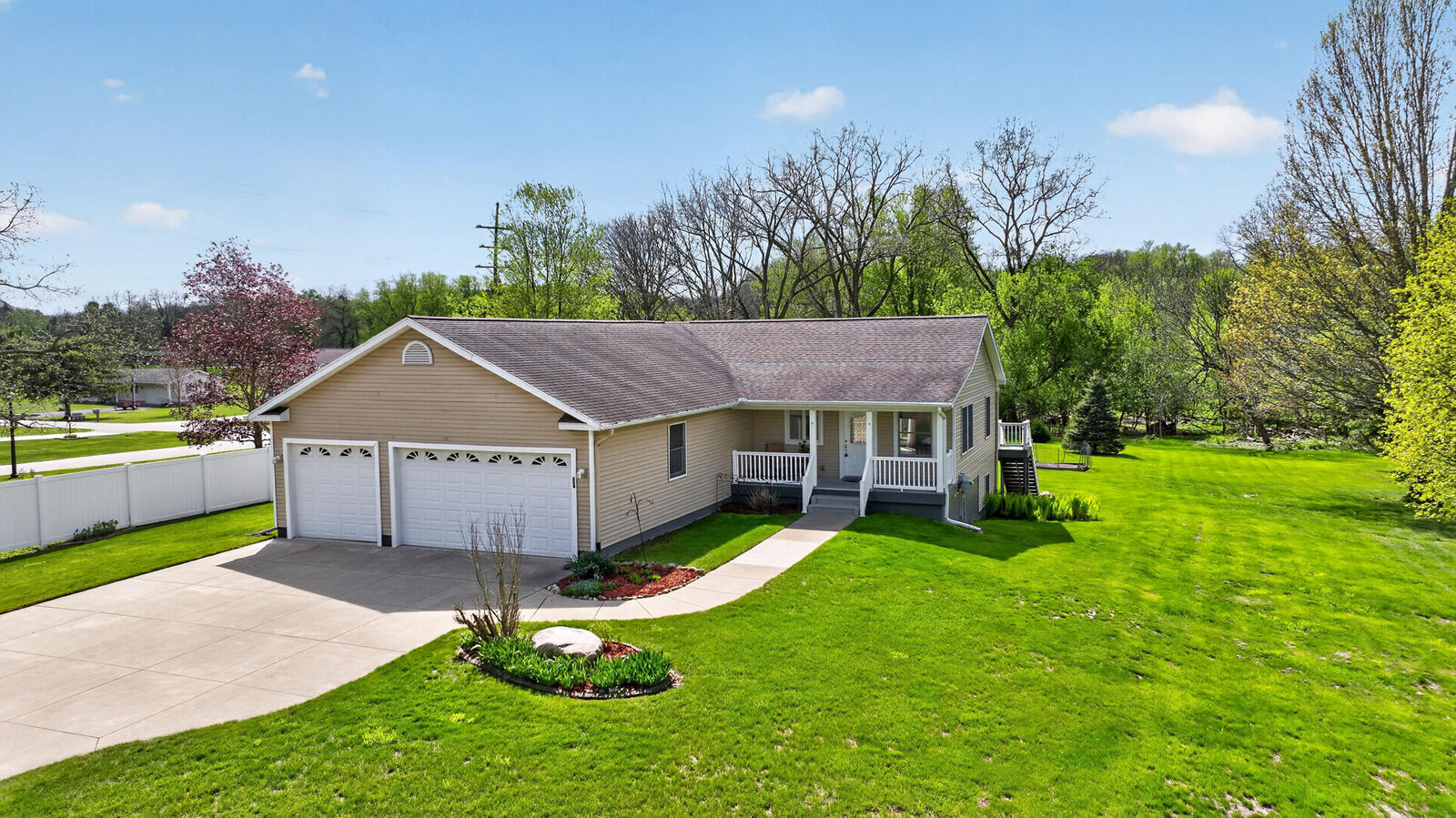 Property Photo:  334 Marion Street  MI 49203 