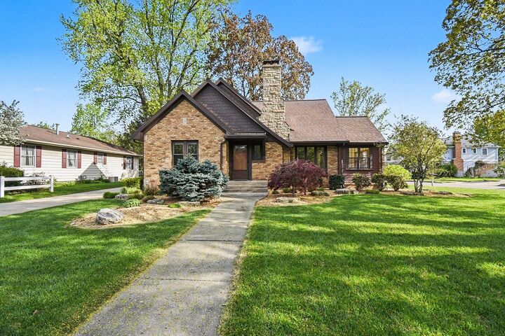 Property Photo: 623 E Central Avenue MI 49464