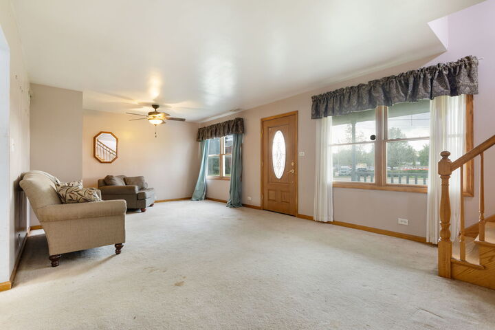 Property Photo:  S475 Old York Road  IL 60126 