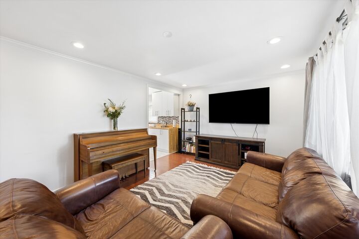 Property Photo:  1205 S Chase Street  IL 60189 