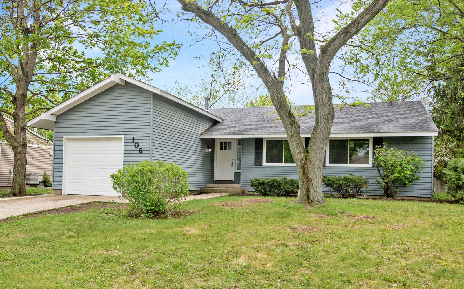 Property Photo:  106 Foxcroft Road  IL 60565 