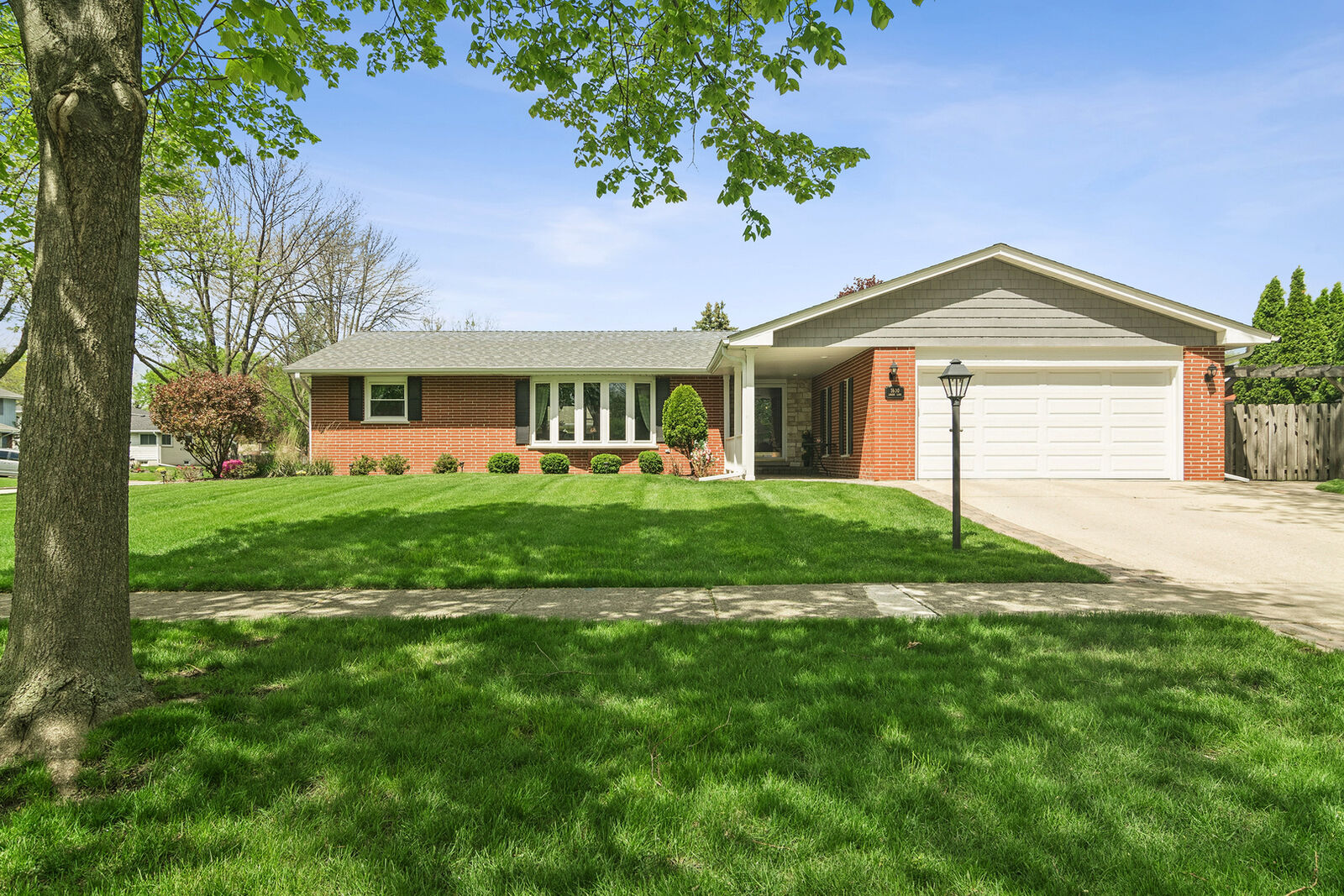 Property Photo:  