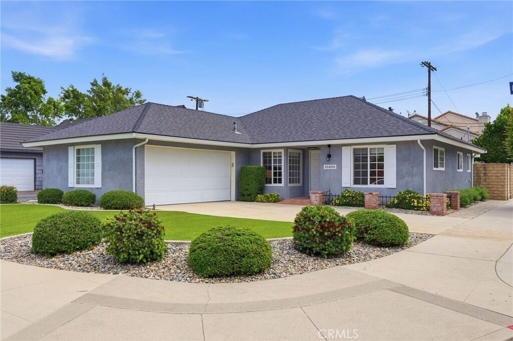 Property Photo:  10400 Hanna Avenue  CA 91311 