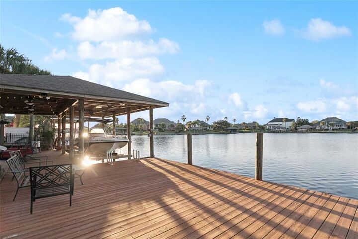 Property Photo:  1004 Mariners Cove Boulevard  LA 70458 