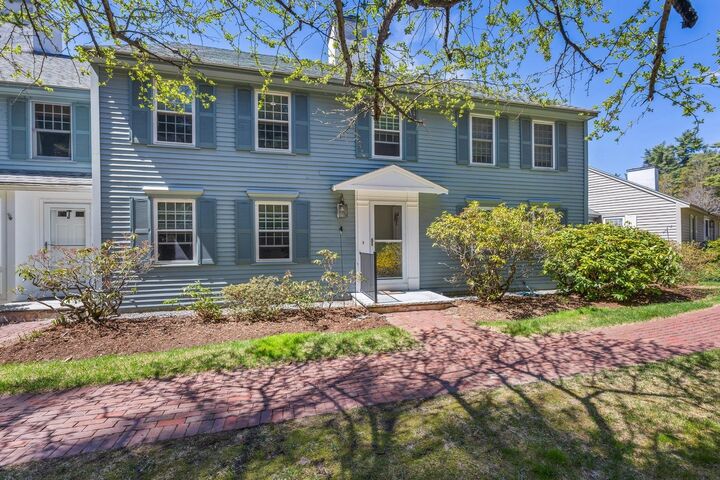 Property Photo:  4 Governor Square  NH 03458 