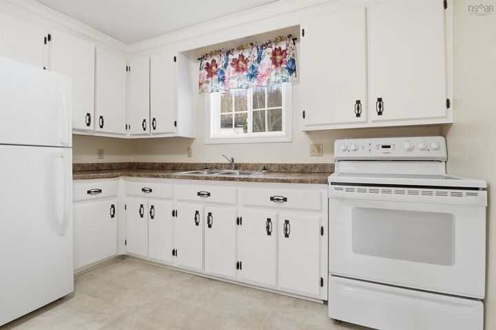 1163 King Street — photo 1