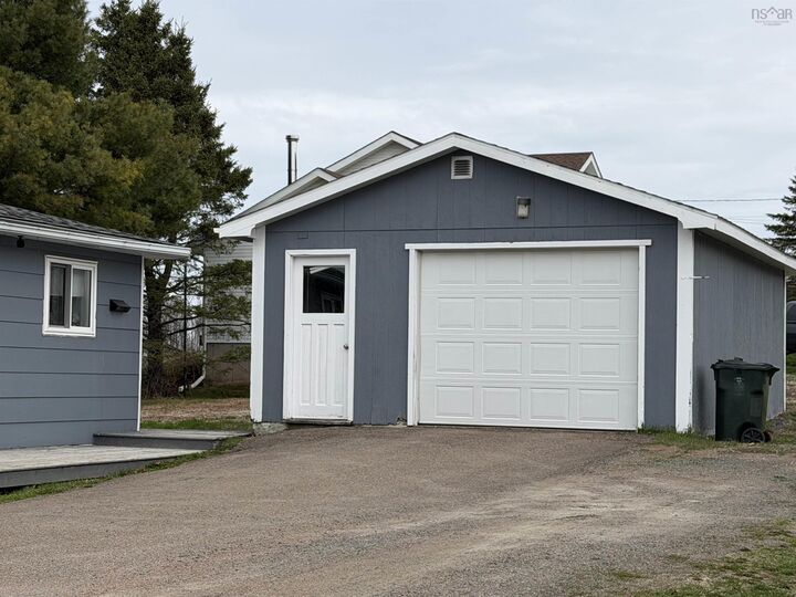 Property Photo:  152 Willow Street  NS B4H 3W5 