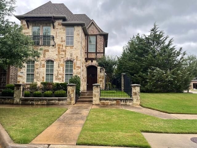 Property Photo:  420 Palladian Boulevard  TX 76092 