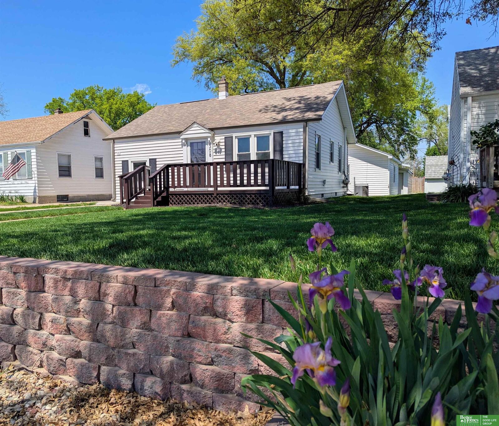 Property Photo:  308 E Mission Avenue  NE 68005 