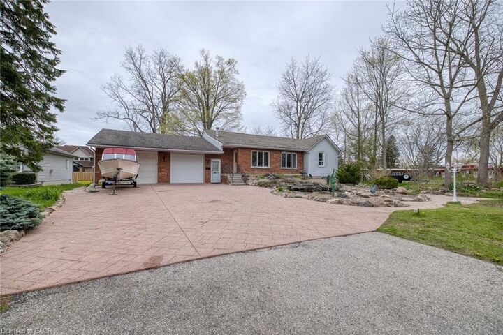 Property Photo: 638 Broad Street W ON N1A 1T7