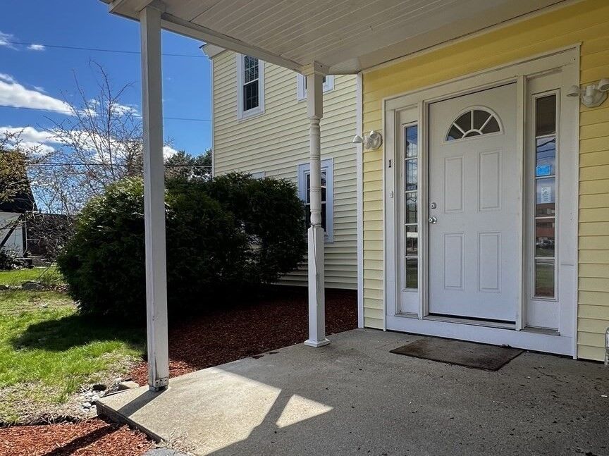 Property Photo:  292 Great Rd 1  MA 01720 