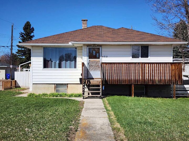 422 21 Street S — photo 1