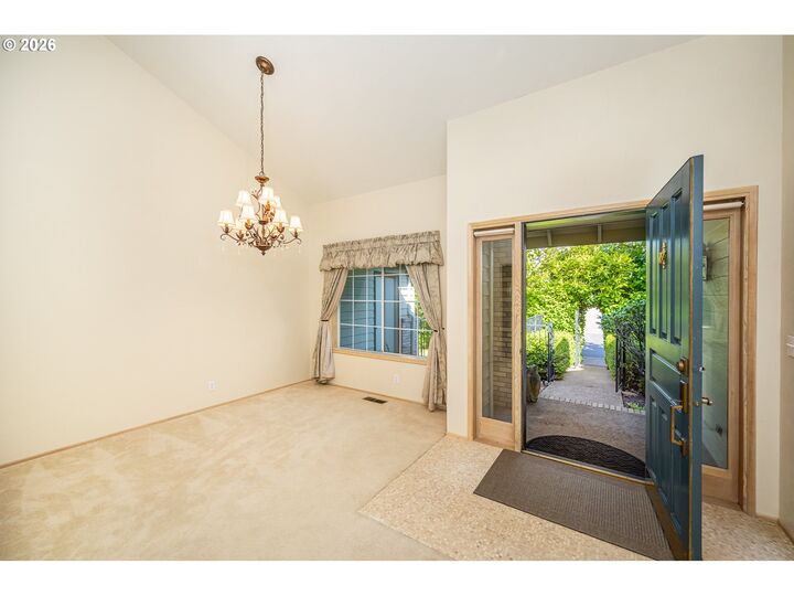 Property Photo:  1625 Victorian Way  OR 97401 