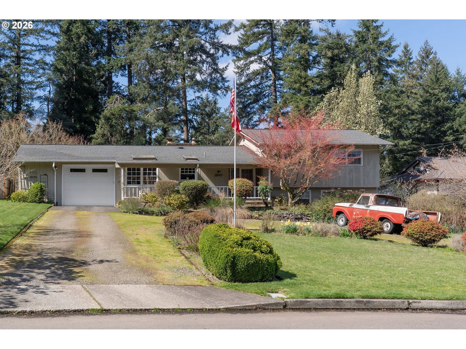 Property Photo:  1840 Cloverleaf Rd  OR 97034 