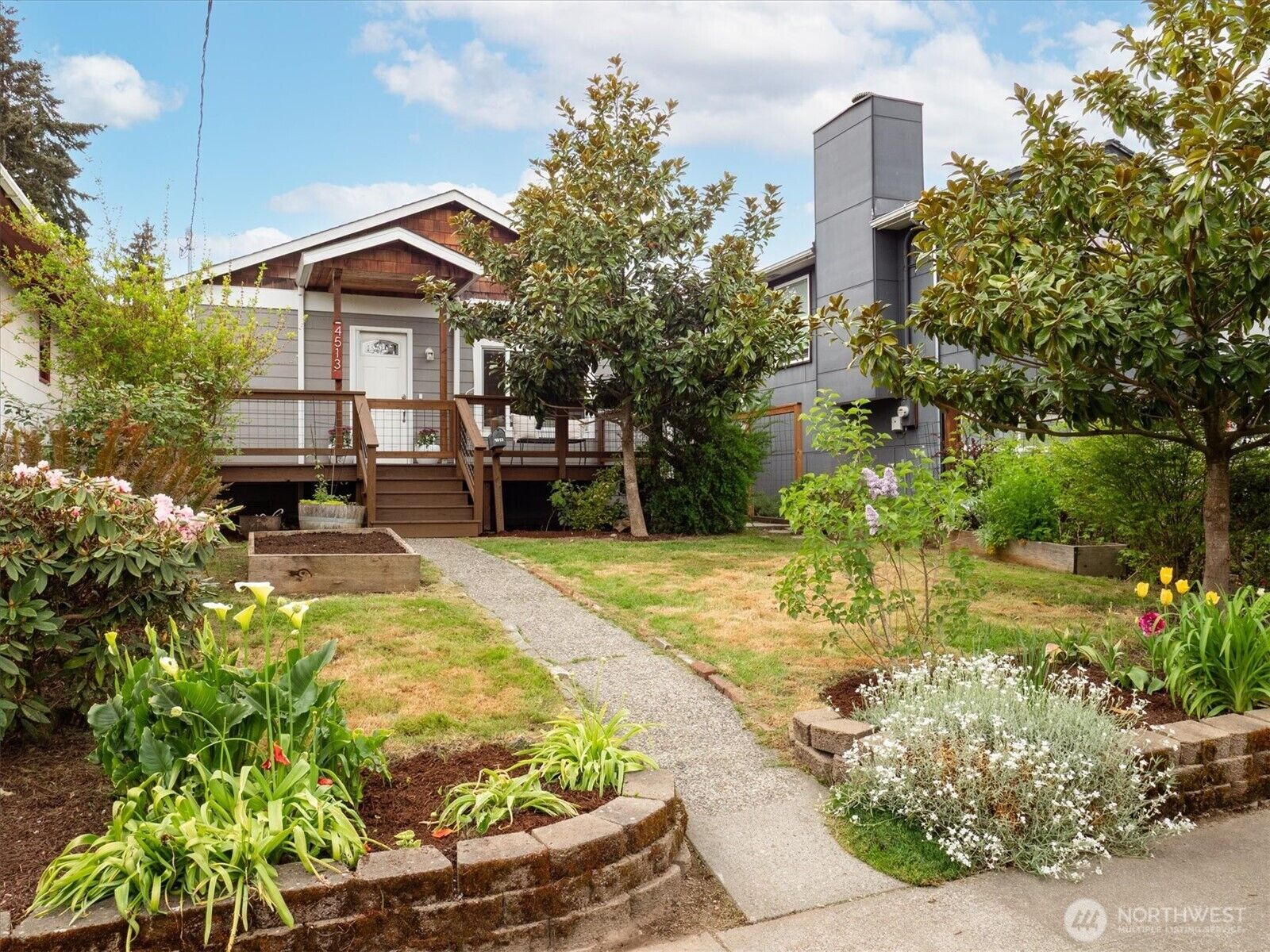 Property Photo:  4513  Cascadia Avenue S  WA 98118 