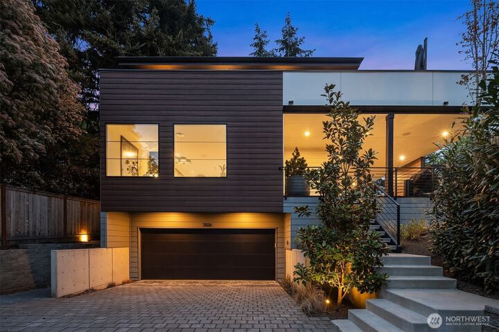 Property Photo:  7826  115th Place NE  WA 98033 