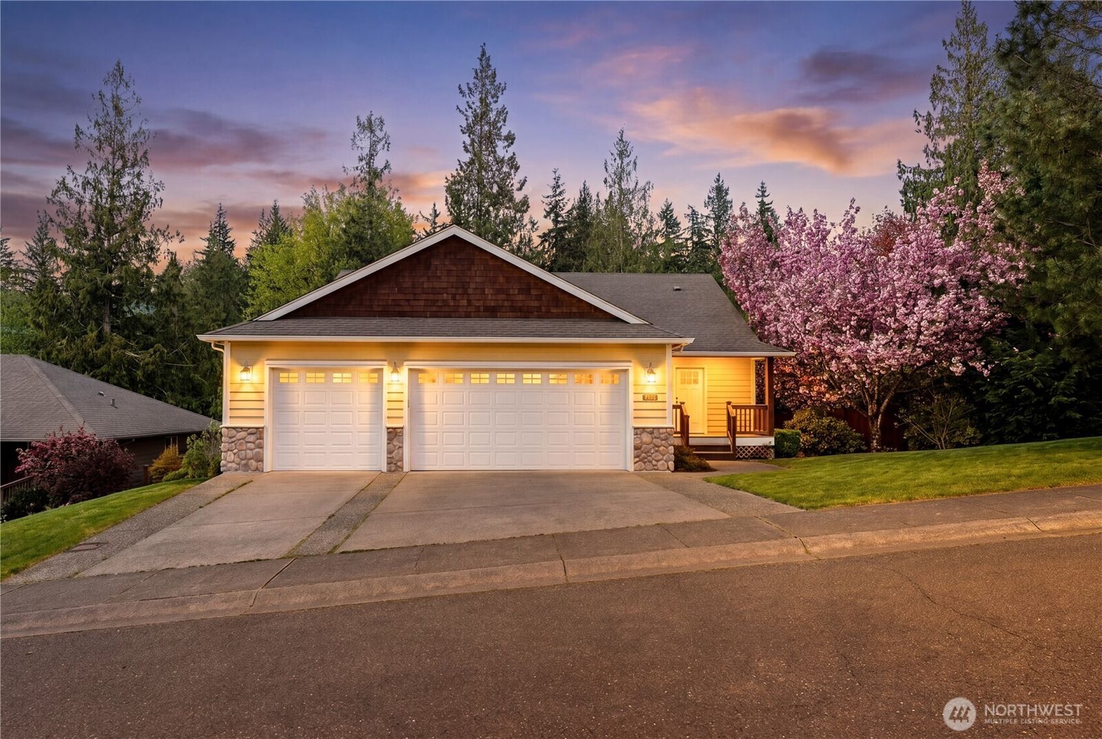 Property Photo:  1376 N Parkstone Court  WA 98229 