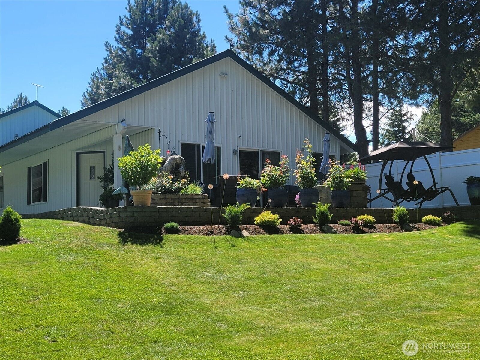 Property Photo:  1811  Hundley Road  WA 98922 