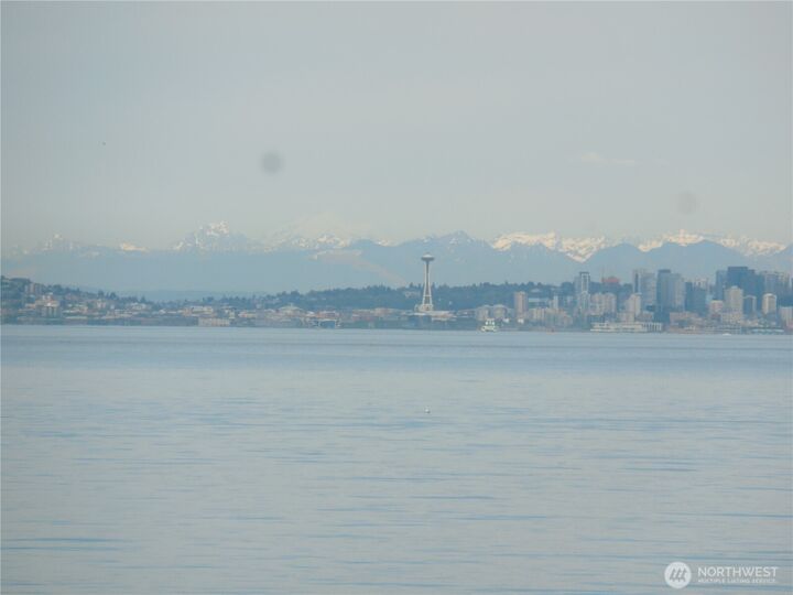 Property Photo: 1239 Colchester Drive E WA 98366