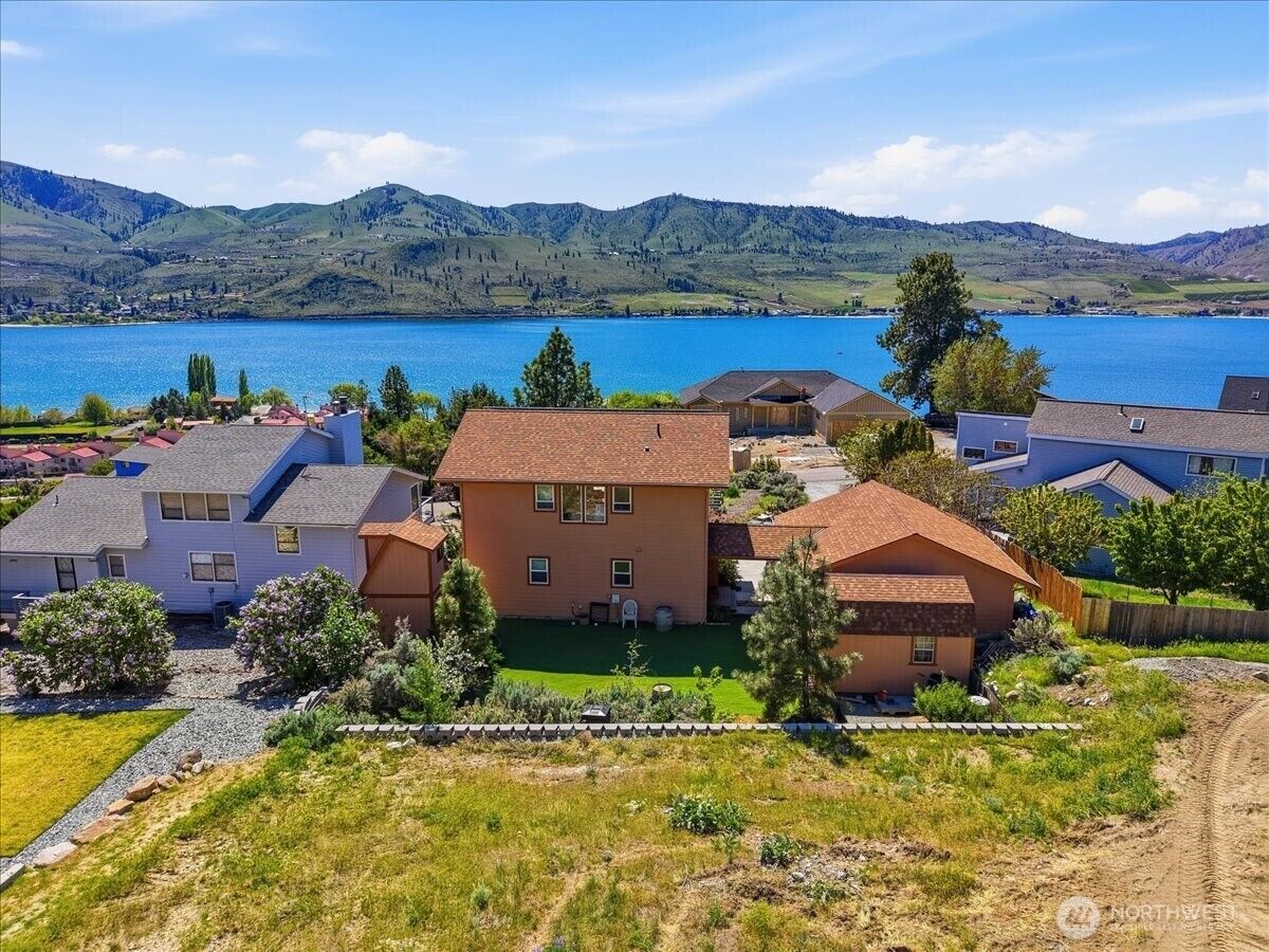 Property Photo:  211  Riviera Drive  WA 98816 