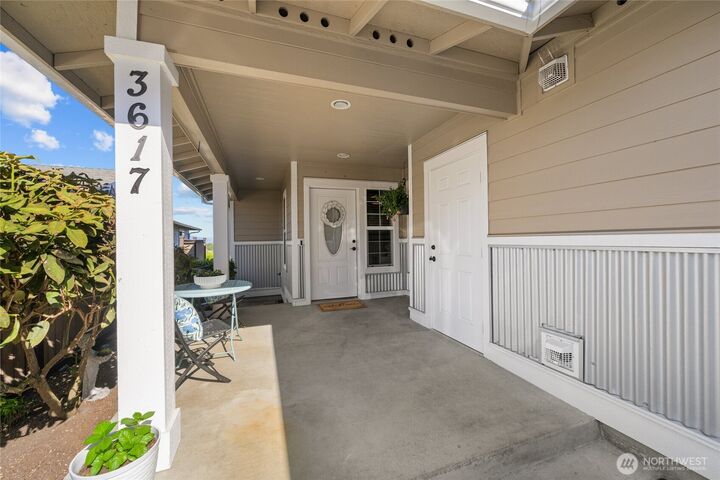 Property Photo:  3617  Portage Lane  WA 98221 