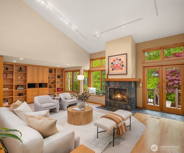 Property Photo:  558  20th Avenue  WA 98033 