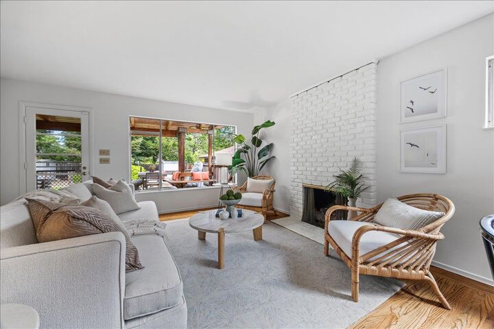 Property Photo:  151 Lyell Street  CA 94022 