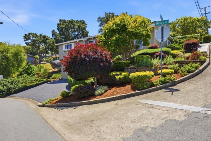 Property Photo:  416 Middle Road  CA 94002 