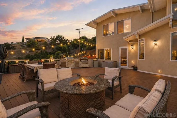 Property Photo:  1931 Vereda Ct  CA 92019 