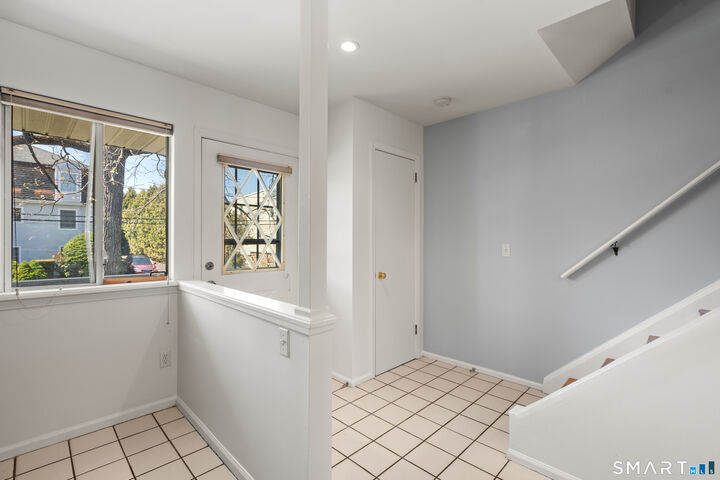 Property Photo:  48 Dean Street 4  CT 06902 