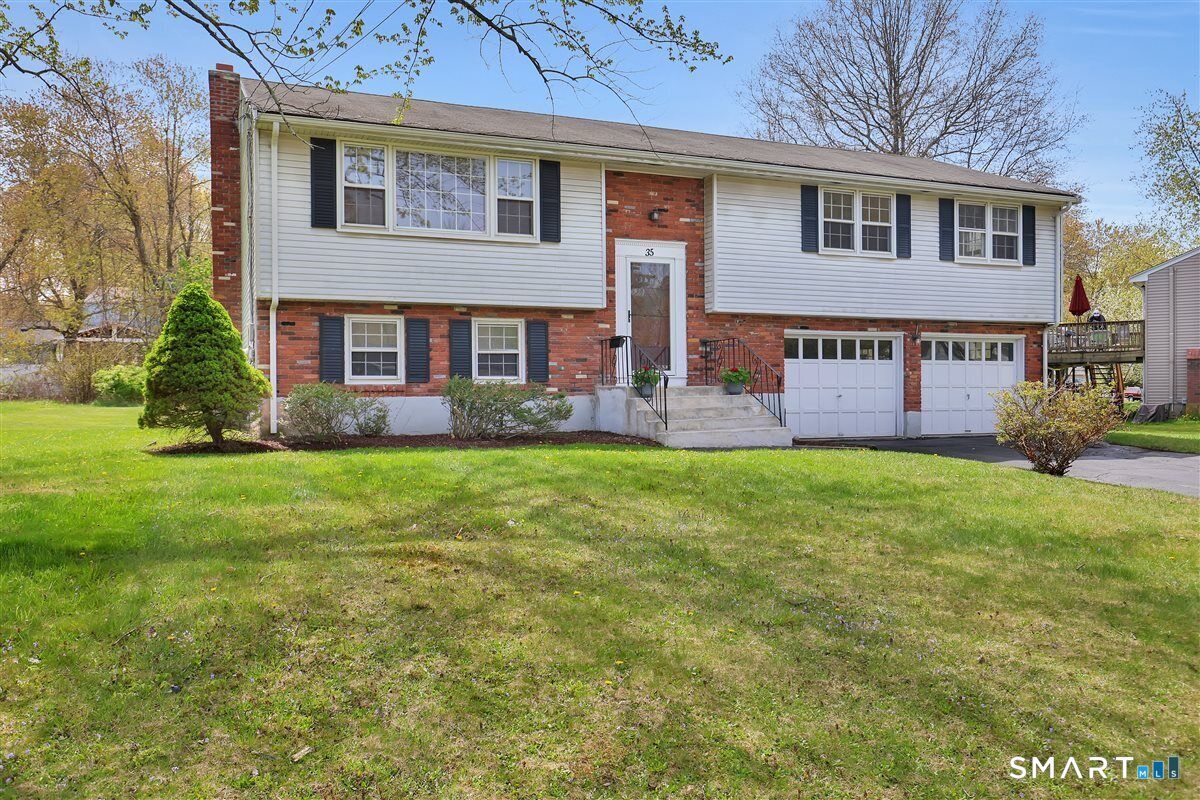 Property Photo:  35 Parkwood Drive  CT 06118 