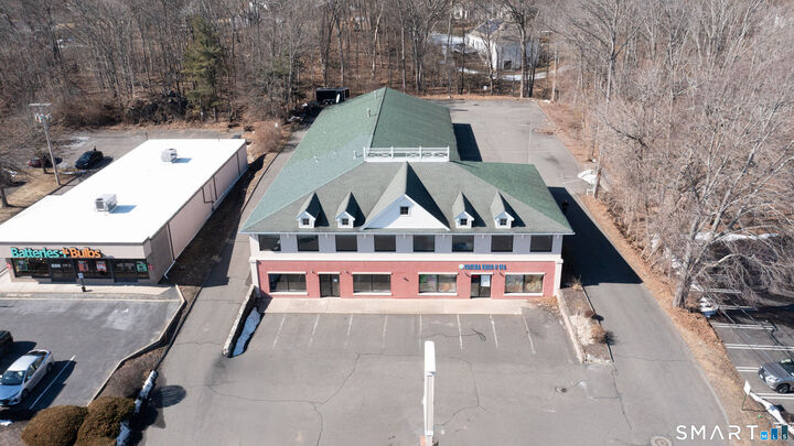 Property Photo:  477 Boston Post Road 2E  CT 06477 