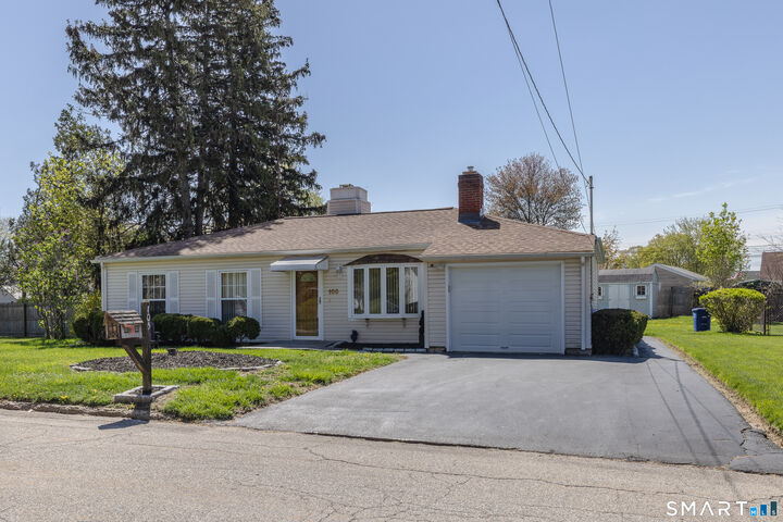 Property Photo:  105 Bear Paw Road  CT 06606 