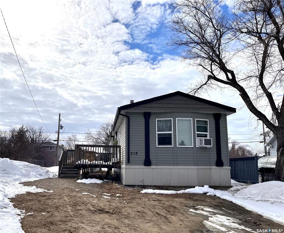Property Photo: 218 4th Street N SK S0E 1E0