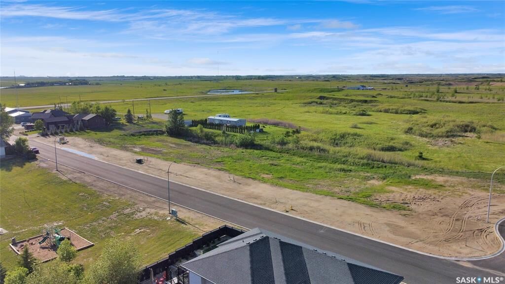Property Photo:  1100 Aaron Drive  SK S0G 3Z0 