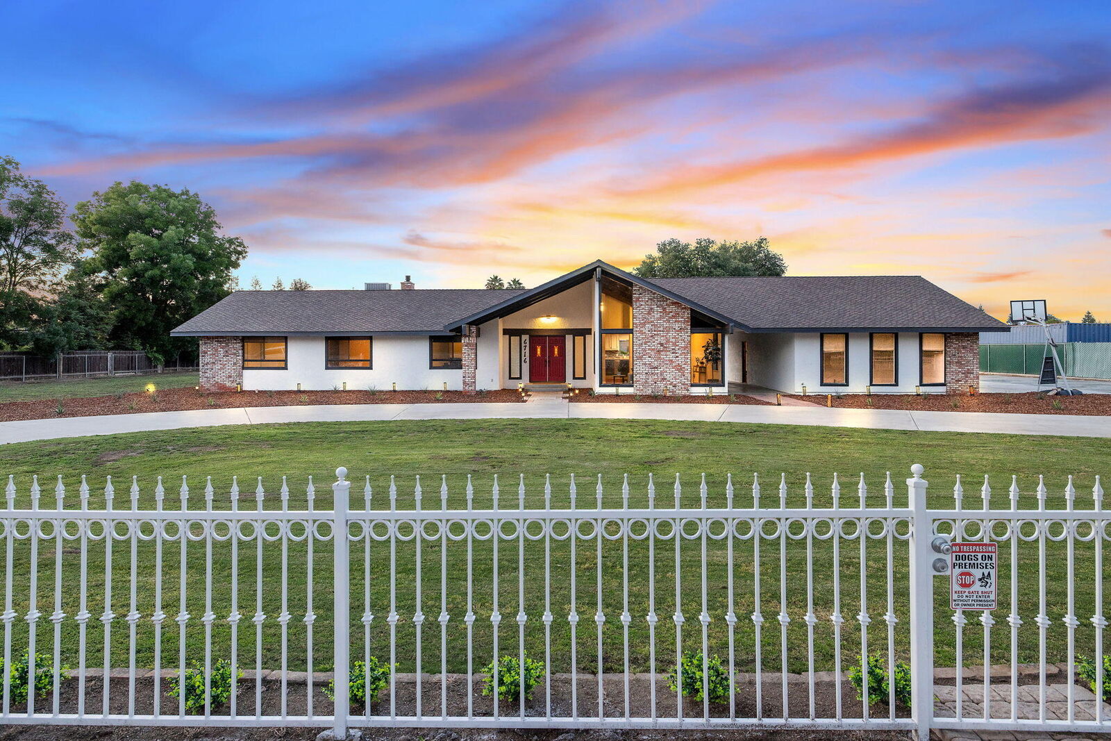 Property Photo:  6716 W Hurley Avenue  CA 93291 