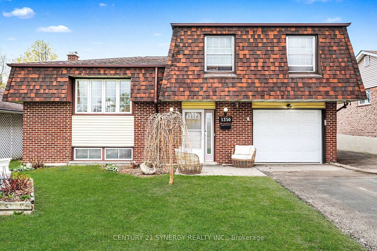 Property Photo:  1350 Linden Crescent  ON K6V 6B6 