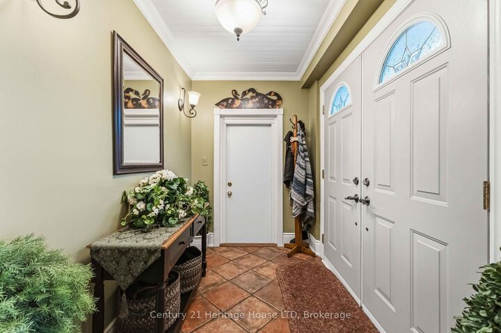 Property Photo: 25 Glenview Avenue ON L3C 4K2