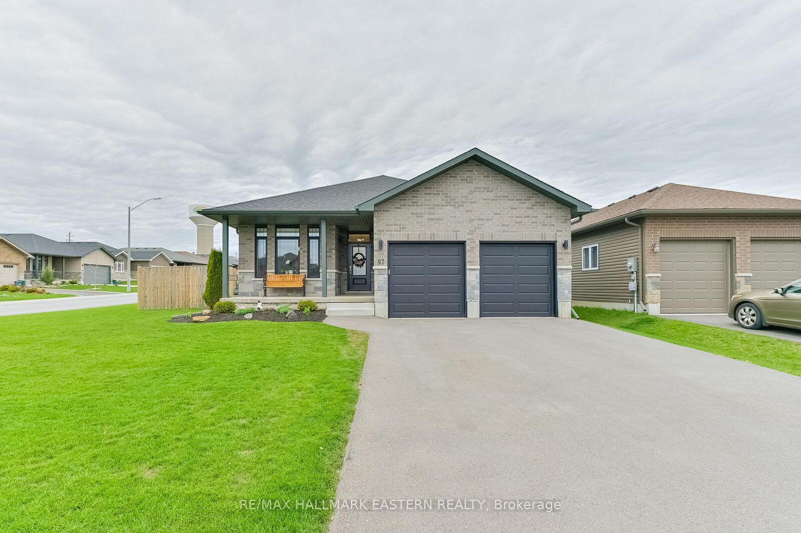 Property Photo: 97 Northumberland Boulevard ON K8V 0K9