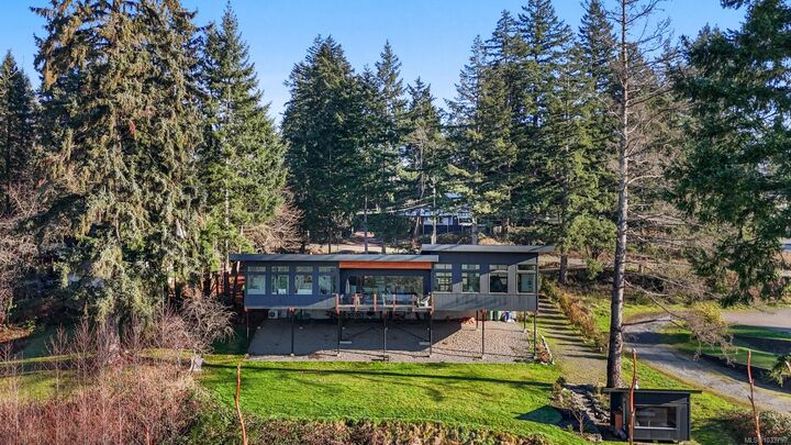 Property Photo: 4721 Island Hwy BC V9N 5Y5