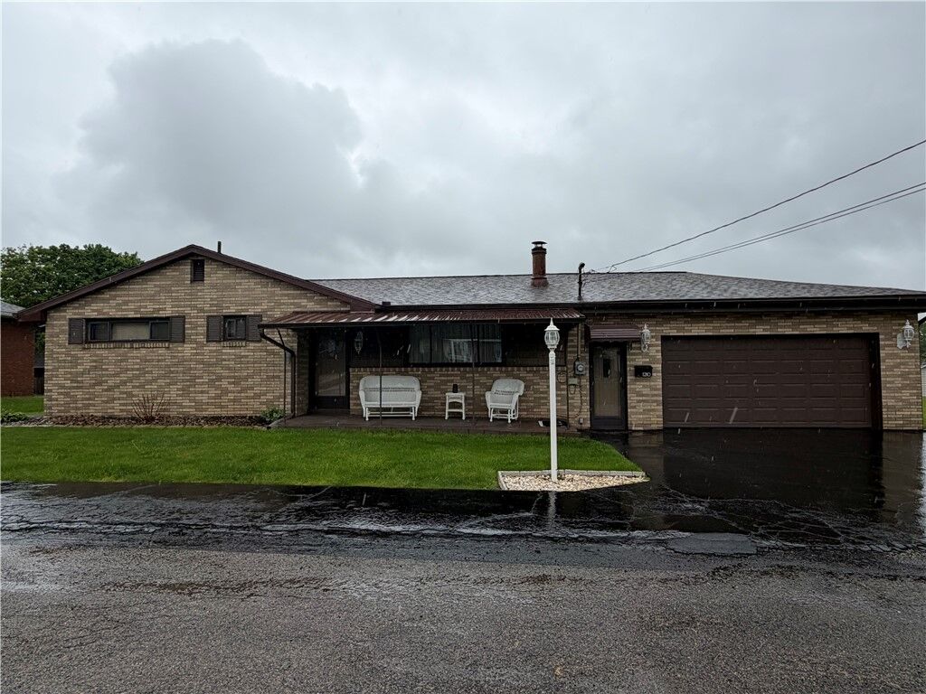 Property Photo:  1210 Doris St  PA 16101 