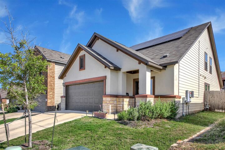 Property Photo:  305 Satsuma Drive  TX 78610 