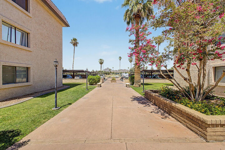 Property Photo: 3033 E Devonshire Avenue 3031 AZ 85016