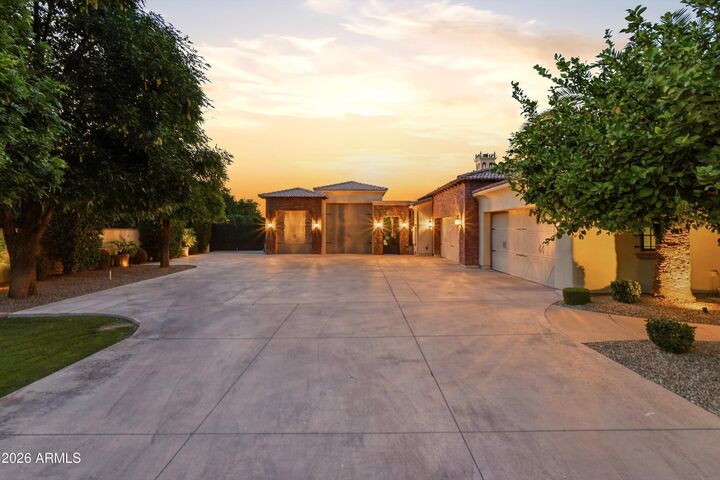 Property Photo: 2286 E Plum Street AZ 85298
