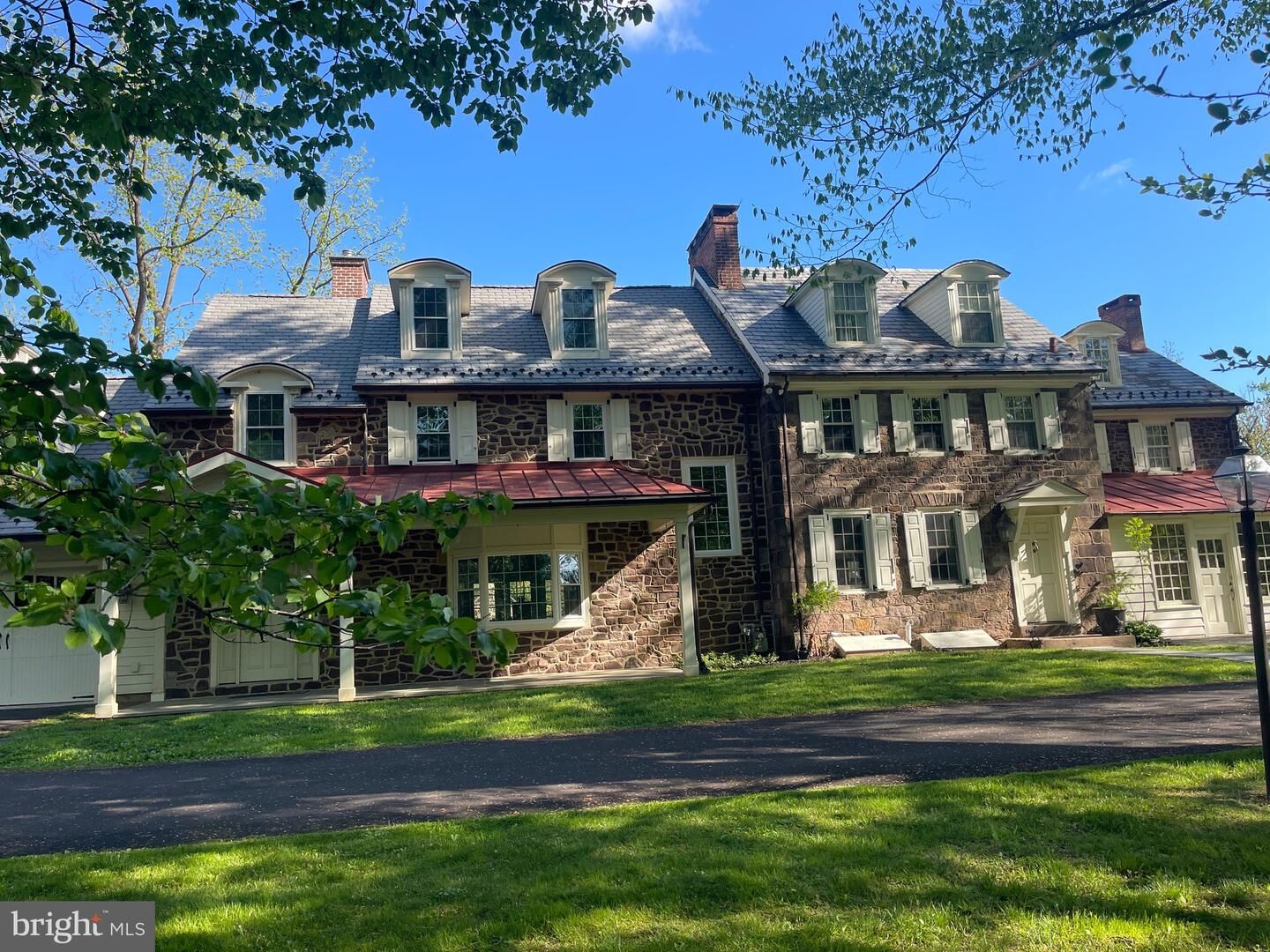 Property Photo:  1682 Clydesdale Circle  PA 19067 