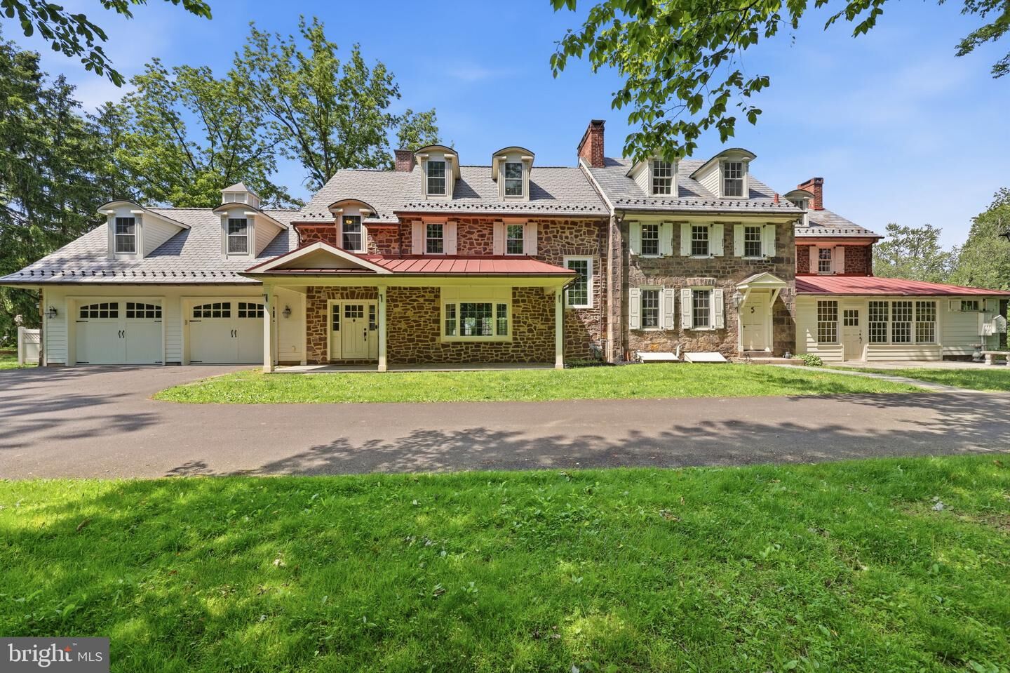 Property Photo:  1682 Clydesdale Circle  PA 19067 