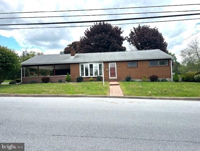 Property Photo:  909 S 3rd Avenue  PA 17042 