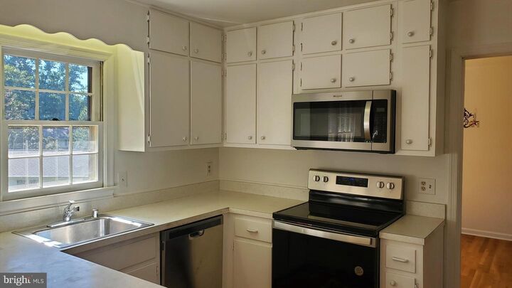 Property Photo:  6449 Johns Road  VA 22043 